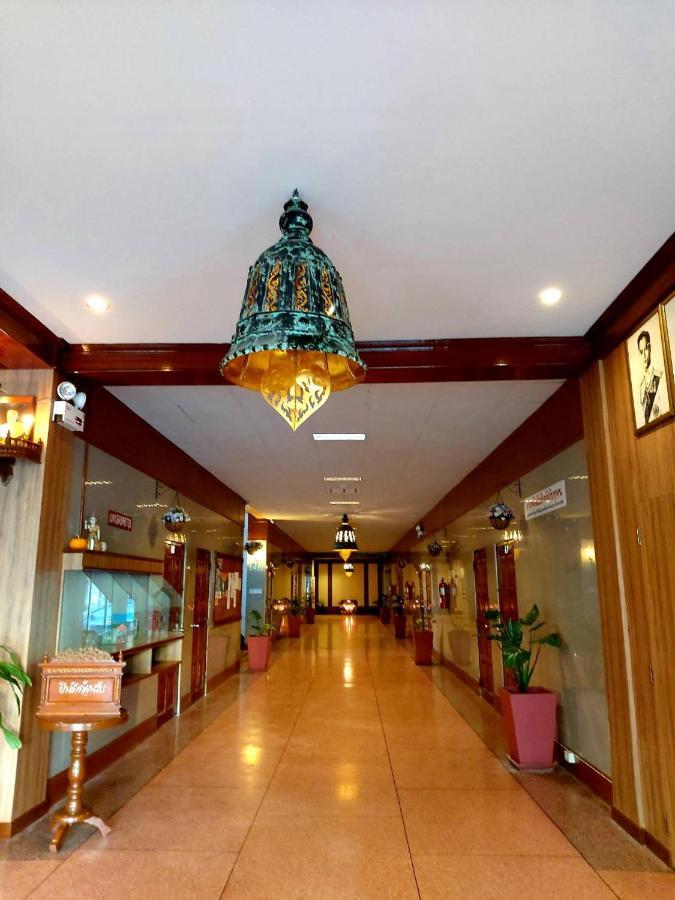 Suriwong Chumphon Hotel Exterior photo