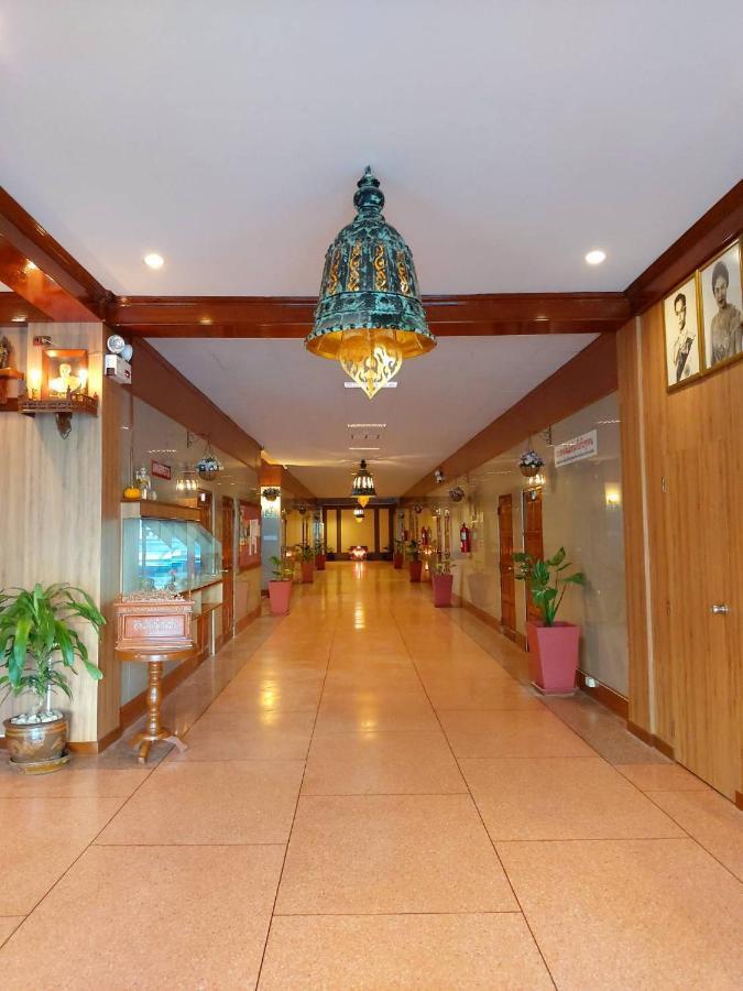 Suriwong Chumphon Hotel Exterior photo